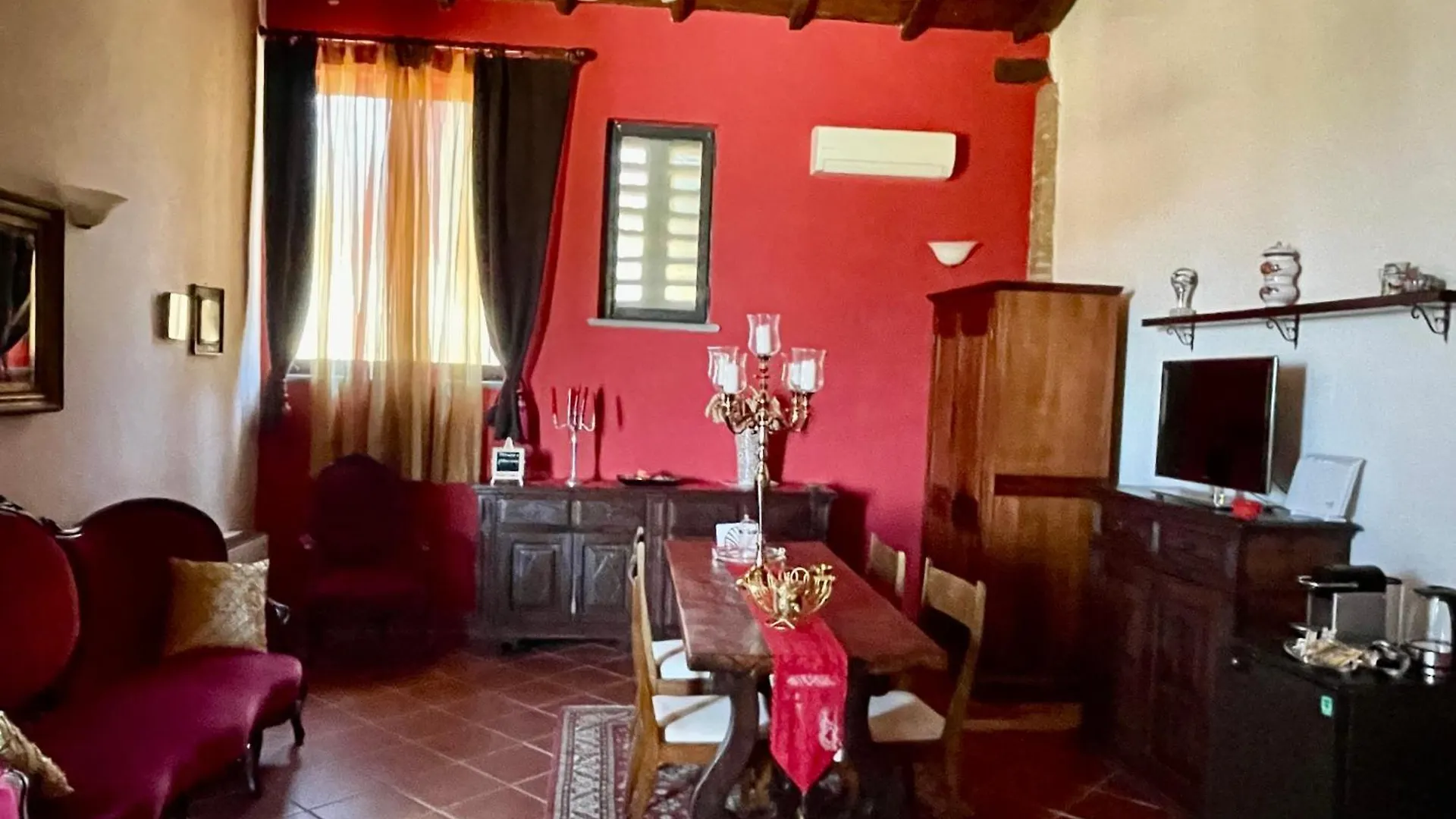 Cottage Con Piscina Immerso Nel Verde Delle Crete Senesi アッシャーノ