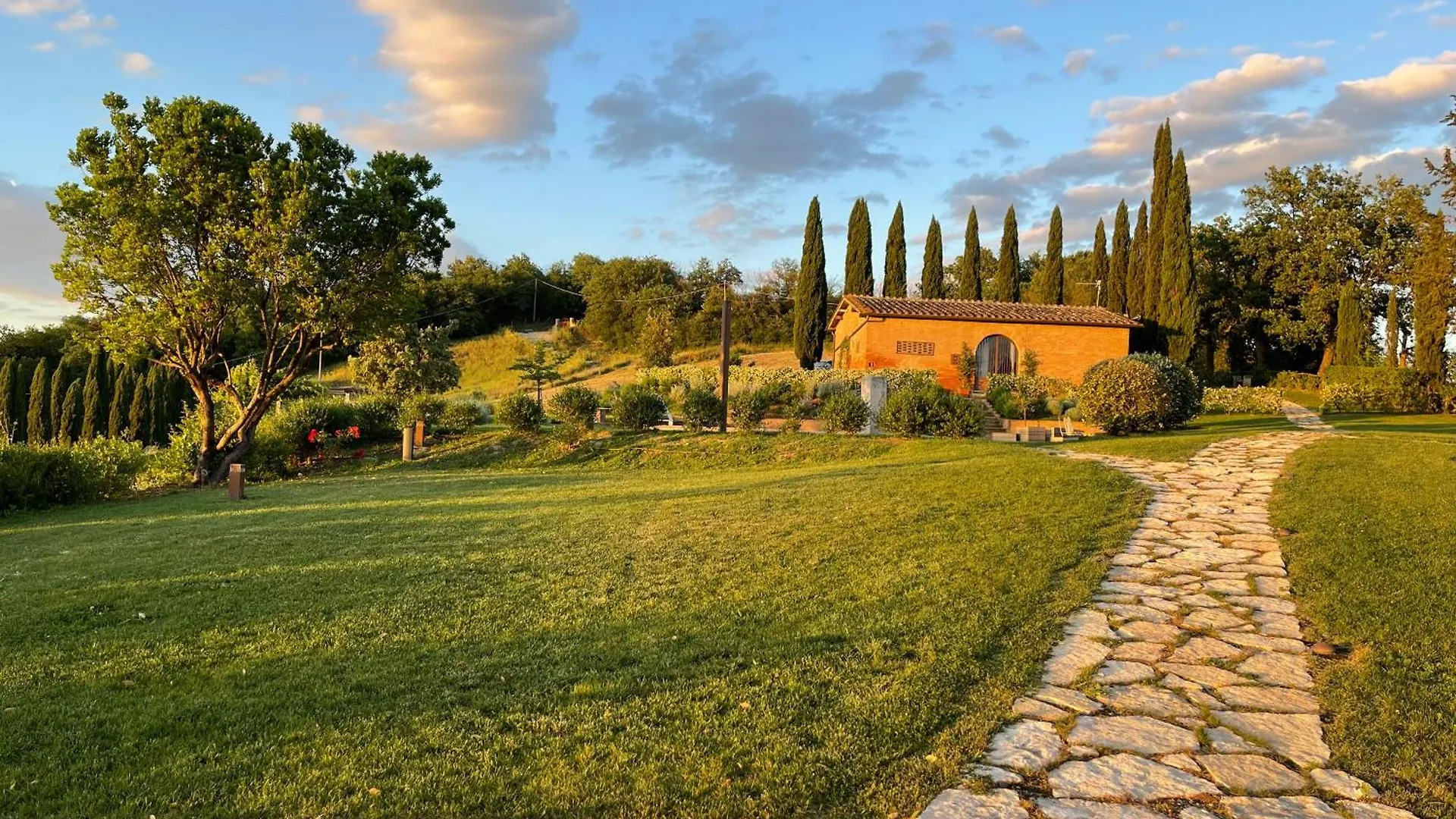 Cottage Con Piscina Immerso Nel Verde Delle Crete Senesi アッシャーノ