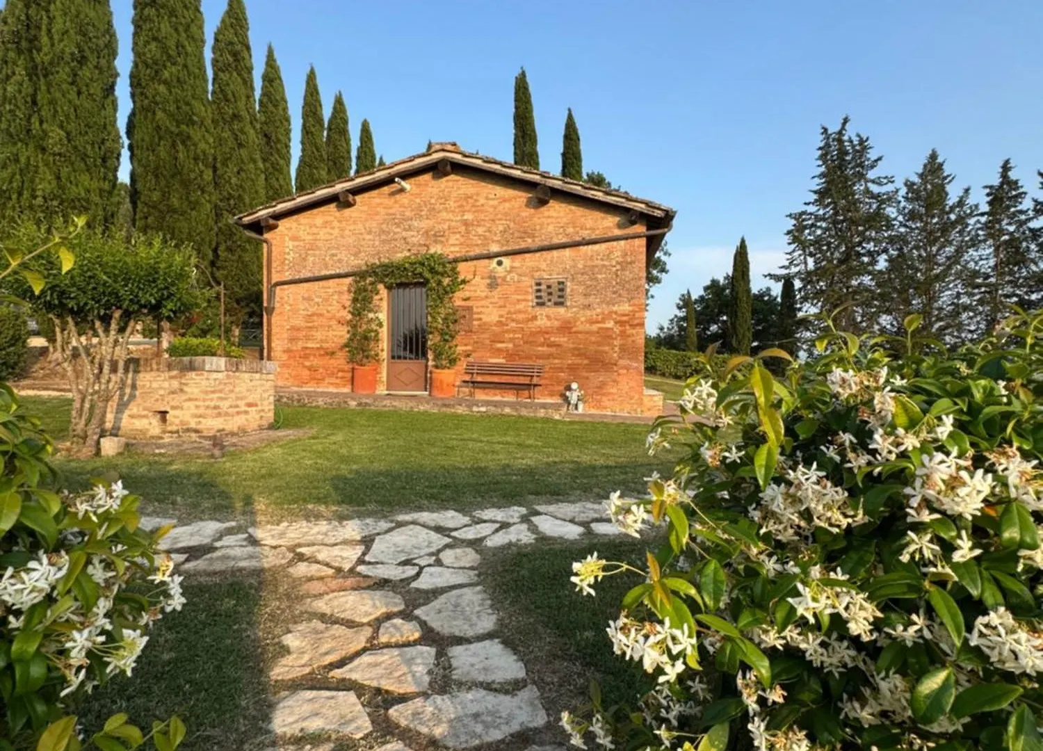 Cottage Con Piscina Immerso Nel Verde Delle Crete Senesi アッシャーノ 0*,  イタリア