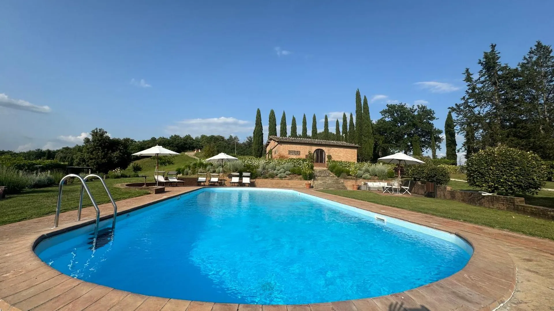 Cottage Con Piscina Immerso Nel Verde Delle Crete Senesi アッシャーノ 0*,  イタリア