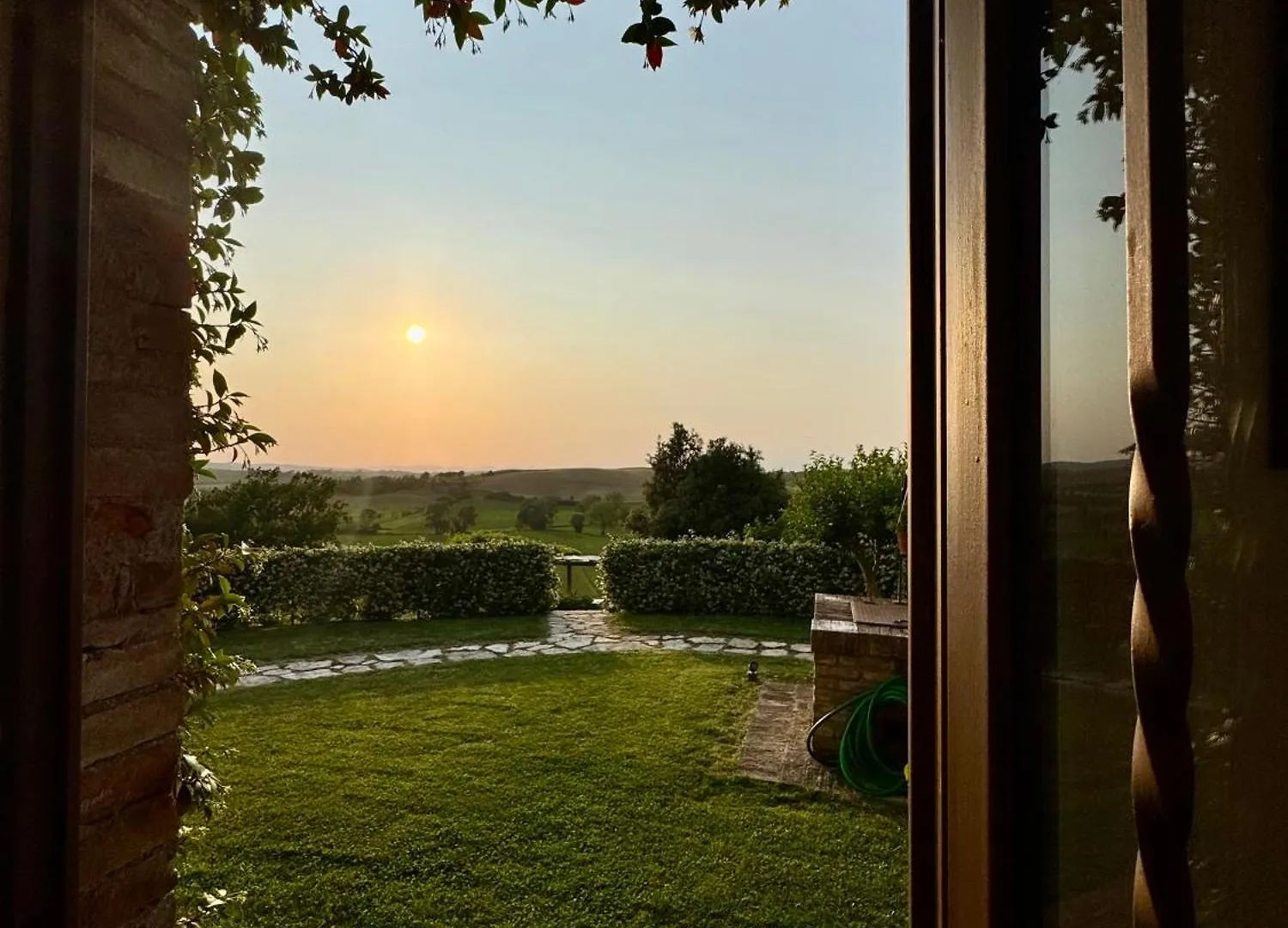 アパート Cottage Con Piscina Immerso Nel Verde Delle Crete Senesi アッシャーノ イタリア