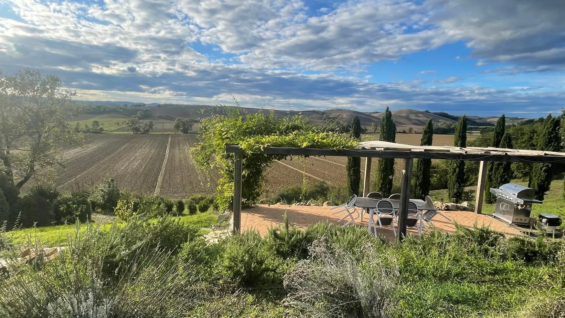 Cottage Con Piscina Immerso Nel Verde Delle Crete Senesi アッシャーノ 0*,